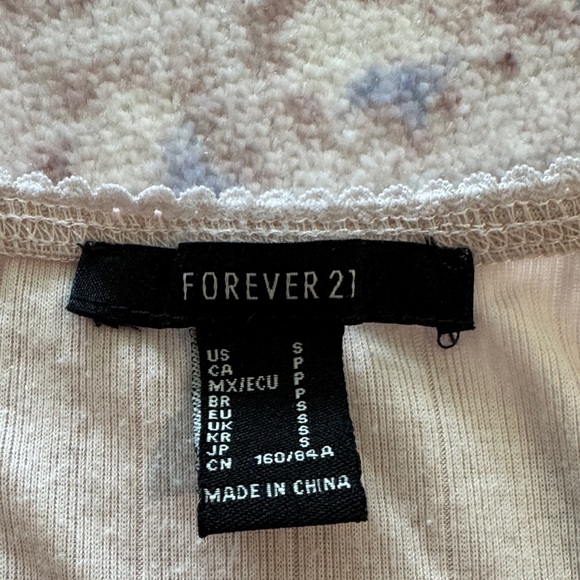 Forever 21 Ruffled V-Neck Blouse in Light Pink - Picture 2 of 6